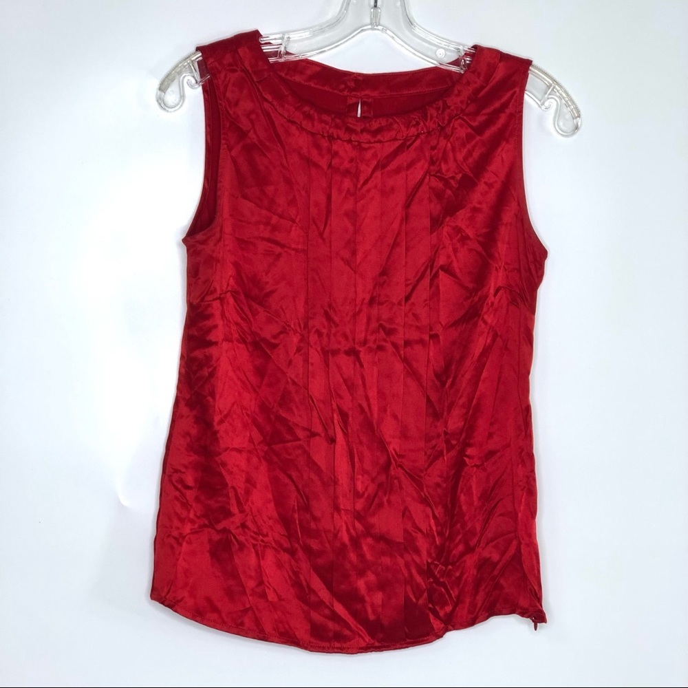 NORDSTROM RED 100% SILK SLEEVELESS SIDE ZIP PLEATED CHEST ACCENT TOP
